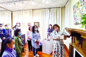 https://app04.fmac.org.mo/sponsorship/出席展覽開幕式人士合影
