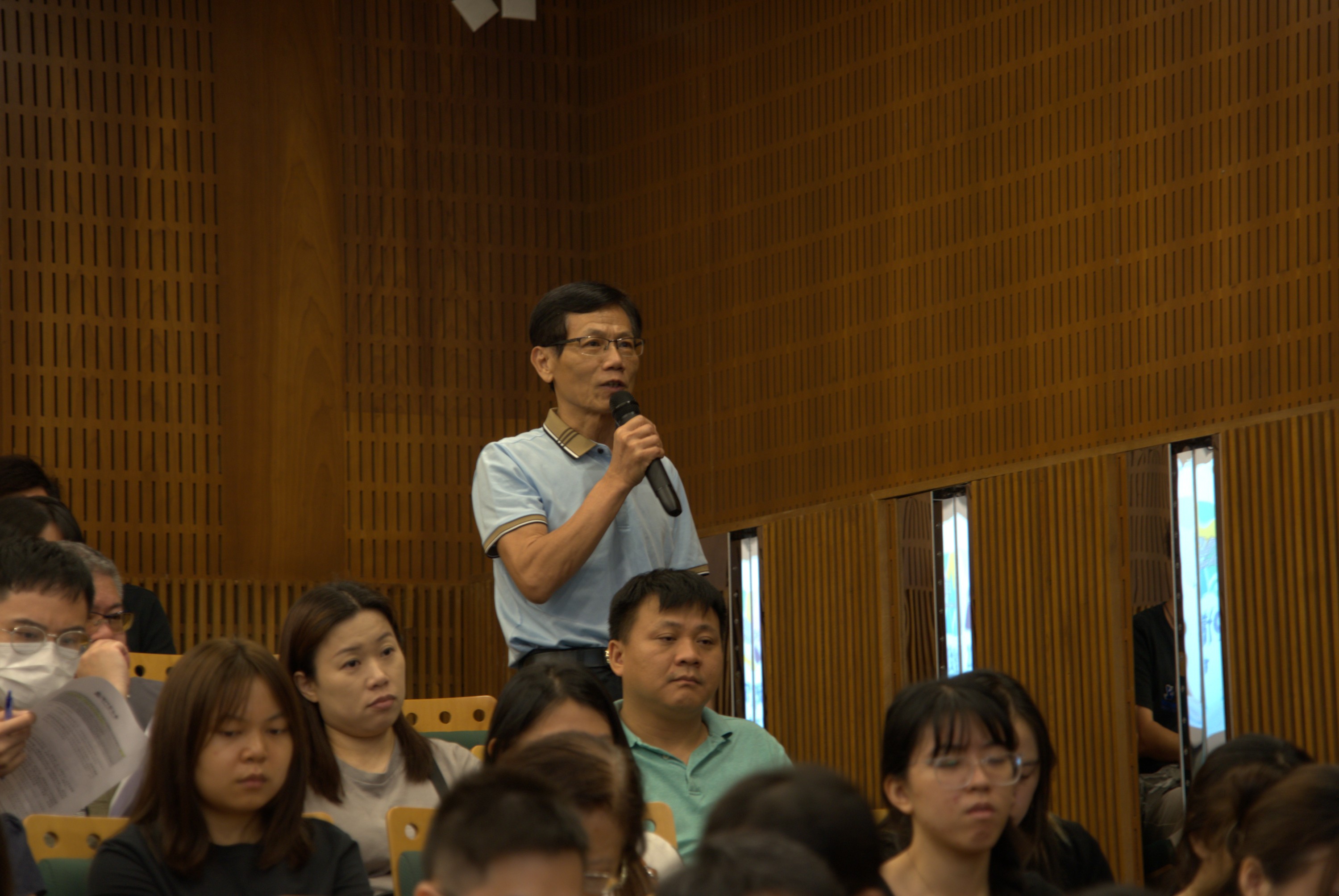 1781514725813841.jpg 圖4:社團代表就資助申請作出提問 (Custom).jpg