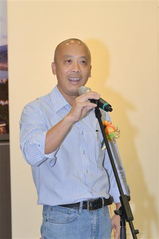 O Sr. Chan Hin Io preferiu um discurso na Cerimónia de Inauguração da Exposição das suas obras