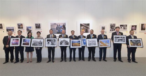 Inauguração da Exposição  “Lazer - Fotografias de Kuok Keng Man” integrada no  Projecto de Promoção de Artistas de Macau