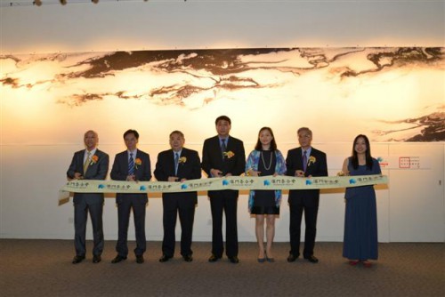 Inauguração da “Exposição de Obras de Cindy Ng Sio Ieng”, integrada no Projecto de Promoção de Artistas de Macau