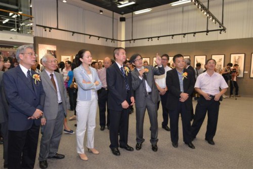 nauguração da “Exposição de Pintura de Chang Kuok Meng” integrada no Projecto de Promoção de Artistas de Macau
