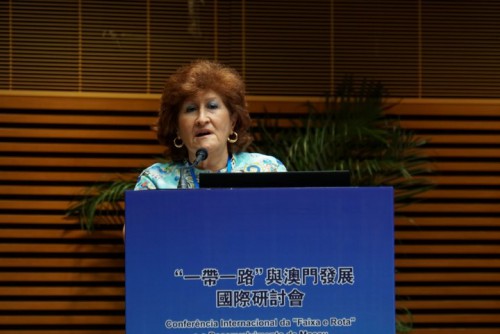 A Sra. Prof.ª Maria Fernanda Pargana Ilhéu proferiu um discurso