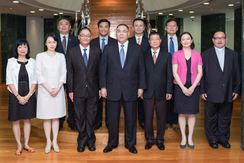 Chefe do Executivo reuniu-se com os membros do Conselho da Cultura e História(Tradução GCS)