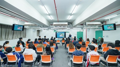 社團專場講座由呂澤強先生主講“舊城磚瓦──歷史建築的衰老與修復”。