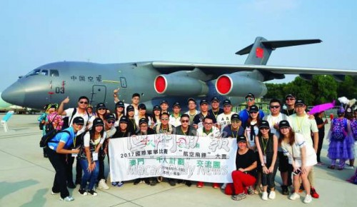 “航空飛鏢”彰顯大國空軍風範  澳青年：“強軍夢”書寫在空天